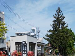 色内駅の駅舎が残っている。こじんまりした駅舎。