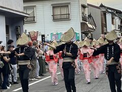 1日の午後になって町流しが始まりました