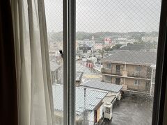 朝起きたら、この日も雨が強く。。