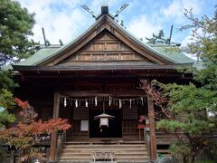 御祭神は、天照大御神。
境内は広くはありませんが、緑が多く静かな神社でした。