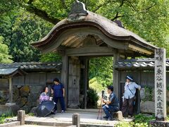 こちらは、「唐門」。

永平寺のソレとは違って、
こちらは「朝倉氏の館」の入り口。立派。