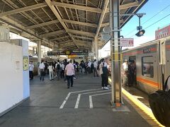 沼津から乗った列車は島田ゆきですが、手前の静岡で下車します。静岡には12時09分の到着です。

時刻表1978年3月号によれば、急行「東海3号」は静岡12時00分着ですので、現代における品川から静岡までの普通列車での乗り継ぎと、所要時間はほとんど変わりません。当時の「東海」も電車型ですから、令和の普通列車はなかなかに俊足です。