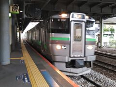 「らべんだあ」に別れを告げ、ターミナルの外に出ると運良くタクシーが1台止まっており、駅までタクシーを使うことが出来ました。
なんせ歩くと20分程掛かるようで小樽築港6:25発の列車に乗る予定だったので助かりました。

小樽築港から札幌行に乗車します。