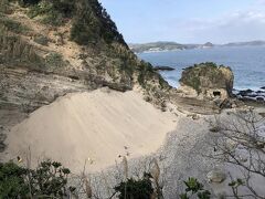 さらに遊歩道を５～６分進むと、サンドスキー場に出ました。