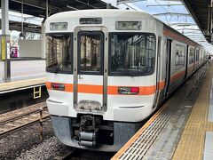 名古屋から岐阜まで移動。
２５分くらいで到着。