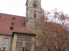 シュティフト教会は、カトリックではなく福音派の教会なので、内装は割と簡素です。高さ６１ｍの塔には上ることが出来ます。
