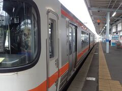 JR篠井線は
なんとか動いてるようなので、

というか、そもそも1時間に
１本あるかないので、ここは慎重に、

松本から50分ほど乗って
奈良井宿へ行きまーす。