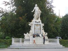 王宮庭園のモーツァルト像