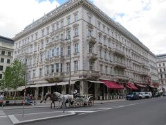 ウィーン会議が行われたというホテル・ザッハー（HOTEL SACHER)