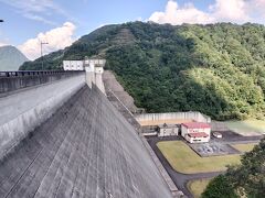 秋田の秘湯　玉川温泉を満喫した後は田沢湖へ向かう途中玉川ダムへ立ち寄りました。