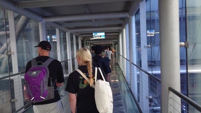 スワンナプーム国際空港は広いです。