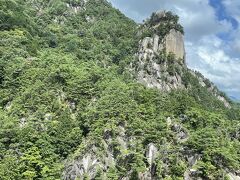 昇仙峡につきました、すごく久しぶりの山梨旅行。東名や中央道混むので東北、北関東方面にはよく行くんですけど