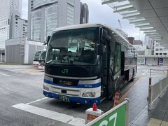 バスタ新宿から初めての乗車。
新宿駅南口から近くてとても便利です。
「上州ゆめぐり号」は茶系インテリアの車内で落ち着いていました。