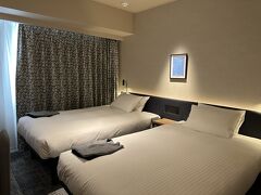 蒸留所見学のあとは小樽の宿泊先のホテルまで。
贅沢にツインの部屋で（笑）
どっちのベッドで寝ようかテンションがあがります。