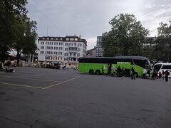 リュブリャナからのバスは約10時間30分後にチューリッヒ中央駅に到着しました。
この時6時30分頃。
運賃は50ユーロほどでした。経済的な旅が好きな私にとってFlixbusは欠かせない存在です。