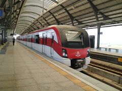 BTSとMRTブルーライン、SRTレッドラインを乗り継ぎドンムアン空港に向かう