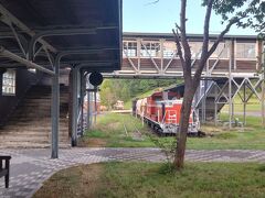 旧三笠駅
旧国鉄時代の姿が残ります。
小樽港～幌内炭鉱の鉄道建設を起案し、建設の先頭に立ったクロフォード(前述)の名を冠した公園として公開されます。