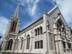 奥さんのたっての希望で、やってきた夙川カトリック教会。