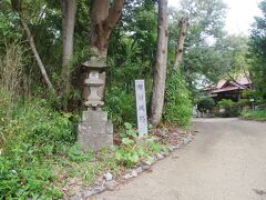 布川城　茨城県北相馬郡利根町に入りました。徳満寺に有ります。城跡らしさは感じませんでした。