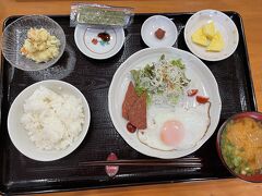 今日は朝から遊びに出掛けられる天気なので、ガッツリ食べますよー。