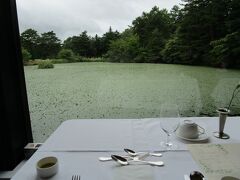 レストランからの風景
ダイニングルーム ボーセジュール
風景を眺めながら、ゆったりとフランス料理を