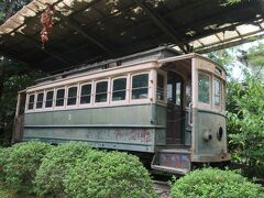 日本最古の電車。明治２８年１月に初運行した日本最初の電車が展示されています。
