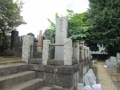 山鹿素行の墓