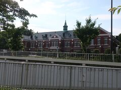 16:40 代官町通りの向こうにある赤レンガの建物。
東京国立近代美術館分室。国の重要文化財。
嘗ての東京国立近代美術館工芸館です。