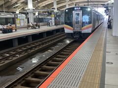 妙高目指す。
えちごツーデーパス使って普通列車で行く。
ほぼ新潟県全域を二日乗り放題で安い。
しかも特急券買えば特急にも乗れるのでお得。