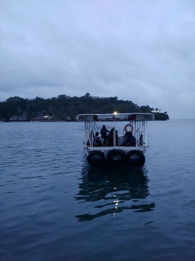 船着き場で　降りて<br />船に乗り換えです<br /><br />あの島にある　イリリキアイランドリゾートに<br />4泊します<br />30年前から　憧れてたんですよね