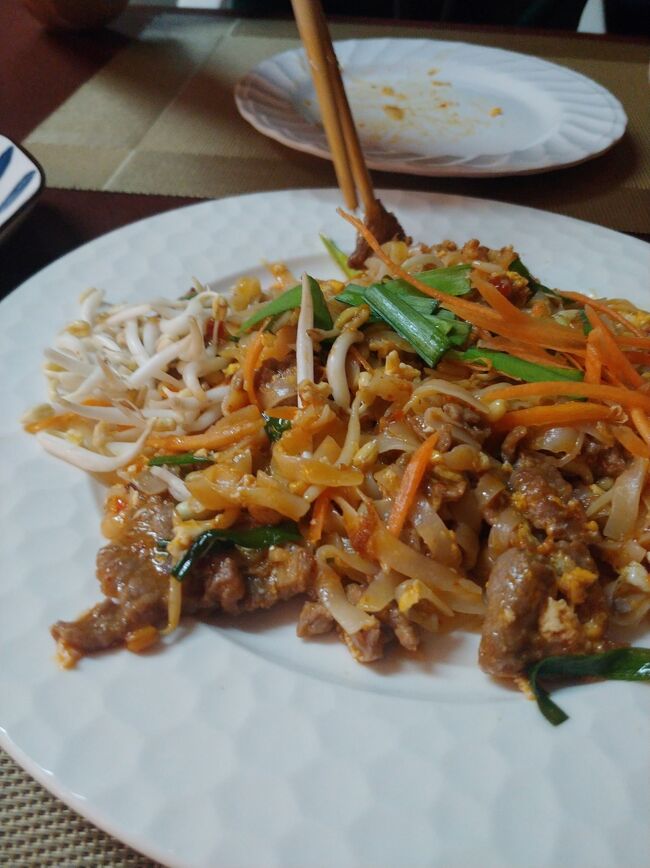 焼きそば　かな<br />まーまー　だけど<br />やっぱ　ビールがないと、、、<br /><br />ごちそうさま　でした