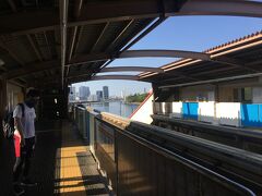 大井競馬場前駅から東京モノレールに乗ります