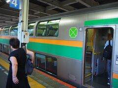 ９月１４日午前9時前
大船始発の湘南新宿ライン2階建てグリーン車に乗ります。