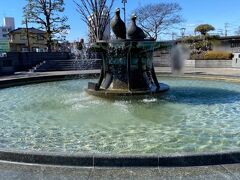 佐野駅前の「おしどり噴水」