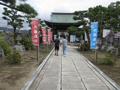 その城址に近接しているのが 「赤穂浪士」（義士）を祀る「大石神社」
　