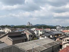 播但線の姫路市内は高架を走るため、姫路城が眺められました。