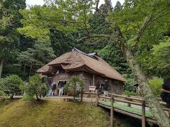 こちらがその施設。

男鹿地方の典型的な曲家(まがりや)民家です。

ここは、大晦日に真山地区で行われる習俗を広く観光客の方にも知ってもらうための、なまはげ習俗が体感できる場所です。