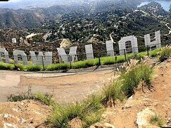 Hollywood Signですが裏から見下ろすとこんな感じなんですね。
達成感はあるものの、やはり、来るところではなく見るものかもしれないと思ってしまいました。

それでも普通の観光では経験できないことができたのは良かった。
久しぶりに長時間の山歩きもできました。
