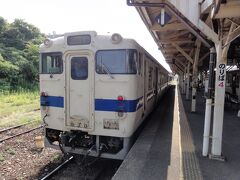 ４番線ホームから上り普通列車 １０：２３発 小倉行に乗車します、

たった一駅の田川伊田駅まで向かいますが、車内はガラガラです。

キハ１４７形気動車も老いた車体に鞭打って小倉まで走り続けます～。

＊詳細はクチコミでお願いします