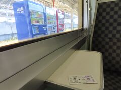 軽井沢駅で釜めし売り場を横目に　
しなの鉄道に乗り換えて　
小諸に向かいました