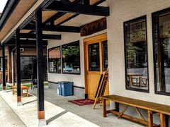 広島の北部、以前の加計町に当たる安芸太田町の中心部、旧加計駅前に作られた鯛焼屋よしおはとても人気が高い。