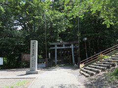 鳥居を抜けてから，神社までの距離が長くて途中迷ったかと思いました。