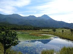 知床一湖。数日前の天気予報は曇や雨だったので、晴れて嬉しい。ヒグマ情報で一湖しか見られなかったけど、すごく綺麗。