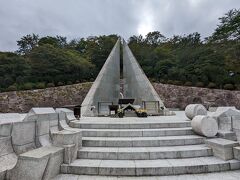上野村の訪問先の場所を確認したその足で向かったのはこちら。

慰霊の園。
38年前の、あの暑かった夏の日の記憶が鮮明に蘇って来た。