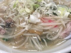 夜食にラーメン『津つ井軒』へ

もやしあんかけラーメン（塩）980円
スープにもやしのあんかけではなく、スープ自体があんかけ