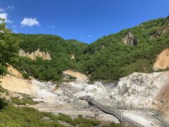 訪れる日によっては混雑しているようですが、平日の昼間だったこともあり、少し空いていました。