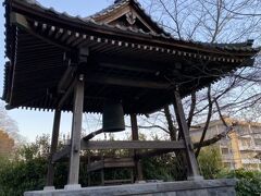 先に寄った高徳寺の鐘楼