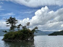 最後に御前が浜から十和田湖を眺めます。

時間があれば遊覧船にも乗りたかったのですが、十和田湖から八戸市までは１時間半はかかるので諦めました。