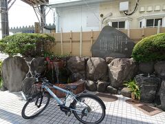 魚津駅の観光案内所でレンタサイクルを借りました。電動アシストのマウンテンバイク、1泊2日で1000円。