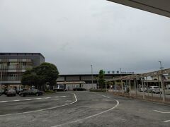 成田駅まで戻ってきました。
駅から新勝寺までは15分ほど歩きますが、お店もいろいろあるので楽しく歩くことができました。